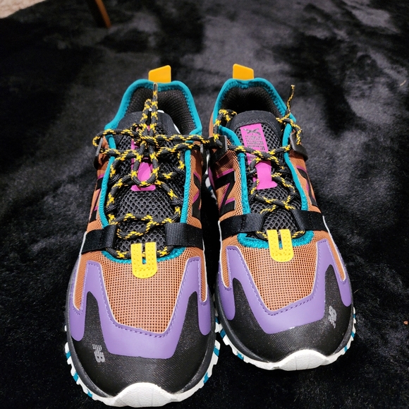 Stylish New Balance - Picture 2 of 6